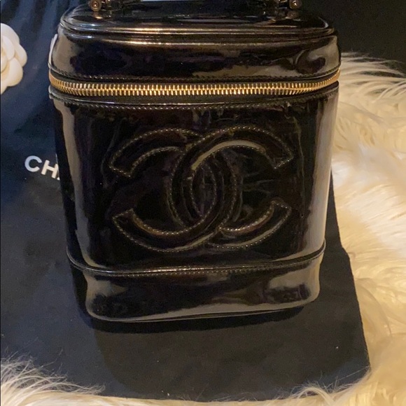 Chanel Patent Leather  bag - Picture 4 of 14